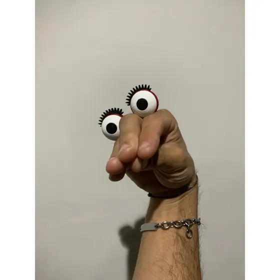 Olhos de Marionete - Acessório para as mãos.