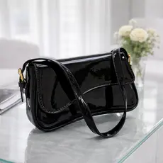Bolsa Feminina Verniz Ombro Moderna Estruturada com Design Curvo Elegante para Looks Sofisticados