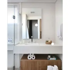 Espelho Quadrado 70x70cm Lapidado com Suporte – Decorativo, Moderno, Vidro de Alta Qualidade