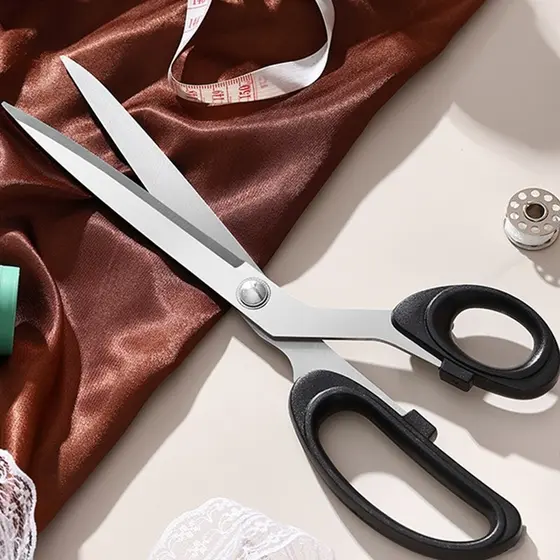 Tesoura Grande Multiuso p/ Tecido e Papel - Corta tecidos, móveis e mais. Design ergonômico