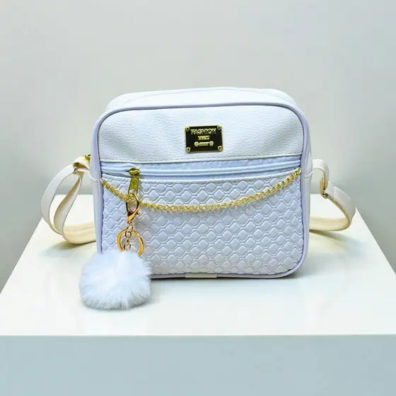 Bolsa Feminina Transversal Pequena Câmera Bag Blogueira Com Corrente E Pompom - Estilo e Tendência