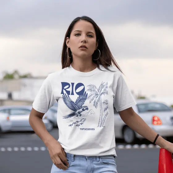 Camiseta Feminina Arara Azul e Palmeiras Verão Praia Rio de Janeiro Tropical Algodão