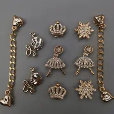 Pins \ Bottons para Babuche Dourada diversas decorações - Kit Com 10 para sandália Bailarina LOVEBALE