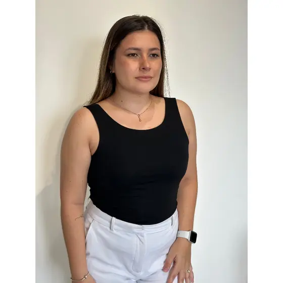 Regata Clássica Feminina Decote Redondo Slim Em Viscolycra