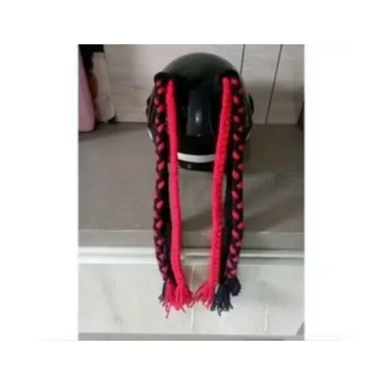 Par de trança 50cm, para capacete trio preta e vermelha,com sistema antiperca com alfinete e nylon