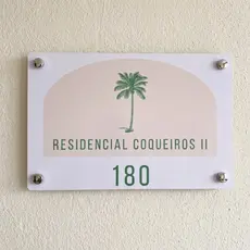 Placas para lojas clinicas escritórios salões de beleza Personalizada Acrílico Adesivada 65x45cm
