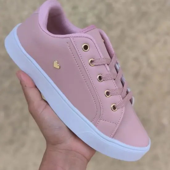 Tênis feminino casual estiloso