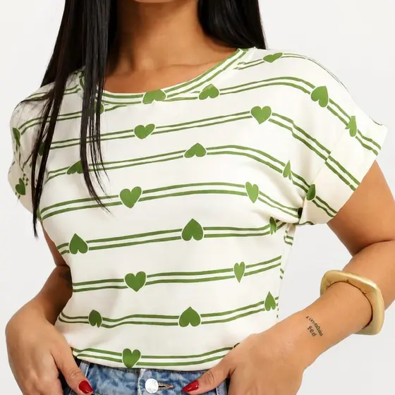 Blusa Feminina Plus Size Listrada Coração Viscolycra Manga Japonesa Gola Redonda Casual Elegante M G GG G1