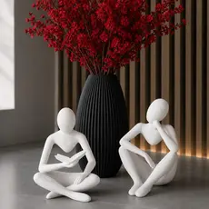 Kit Escultura Leitor + Vaso Decorativo – Ideal para Plantas Artificiais e Arranjos Decorativos