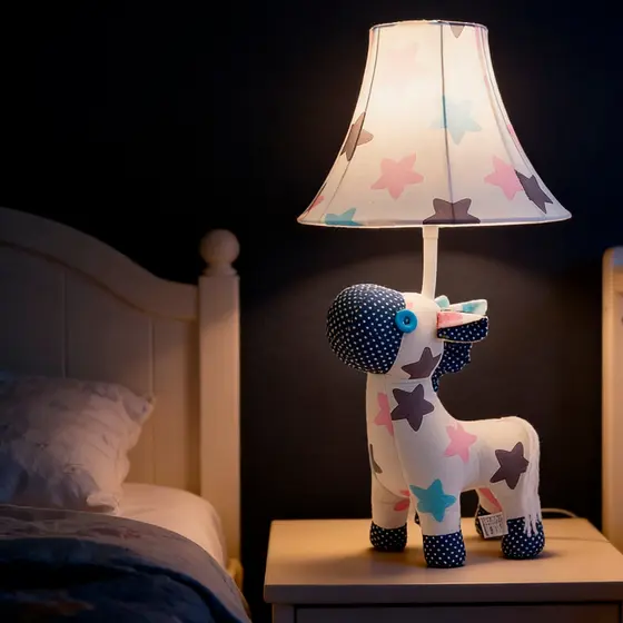 Abajur Infantil Vireon Cavalo Pelúcia 54cm E27 Bivolt Luminária de Mesa Quarto Bebê