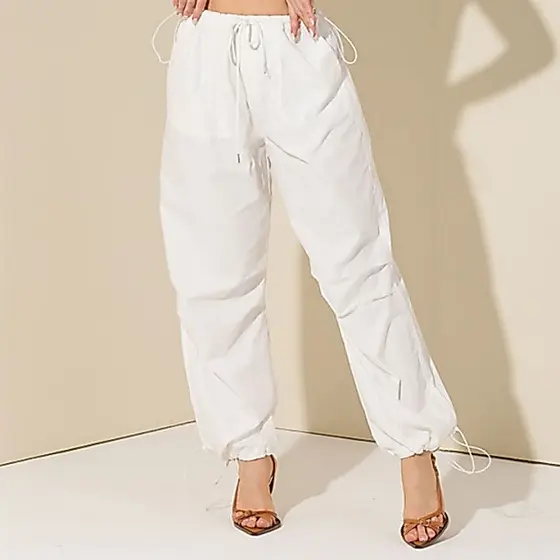 Calça Jogger Street Feminina Ampla Bolsos Funcionais Cintura e Bainha com Elástico