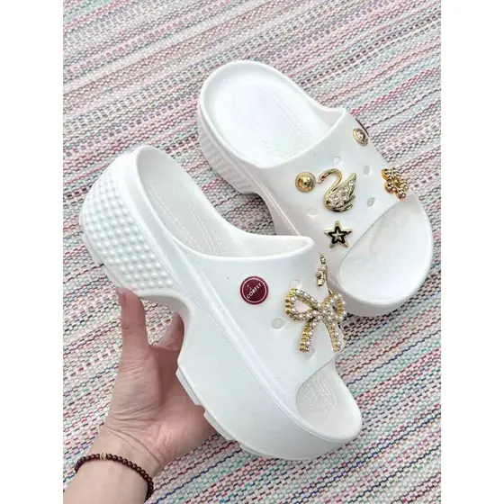Chinelo de salto alto com bico aberto 100% EVA com aleatoriamente pingente Confortável