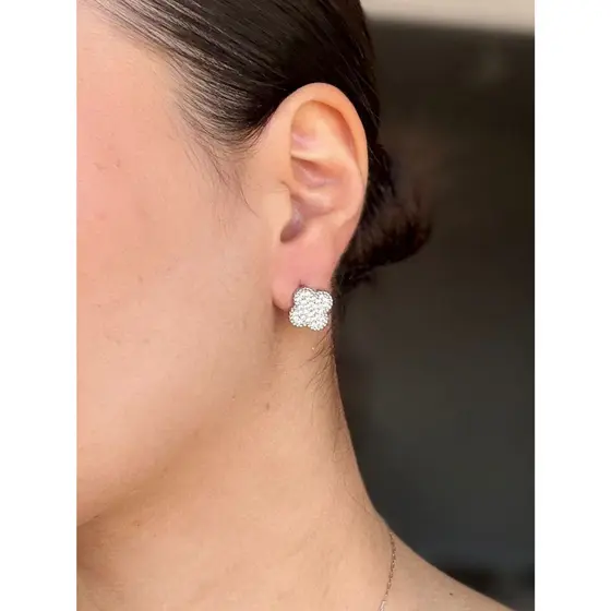 Brinco Feminino Folheado Pequeno Delicado Prata e Dourado Inspiração Trevo Brilhante Brilho Zircônia