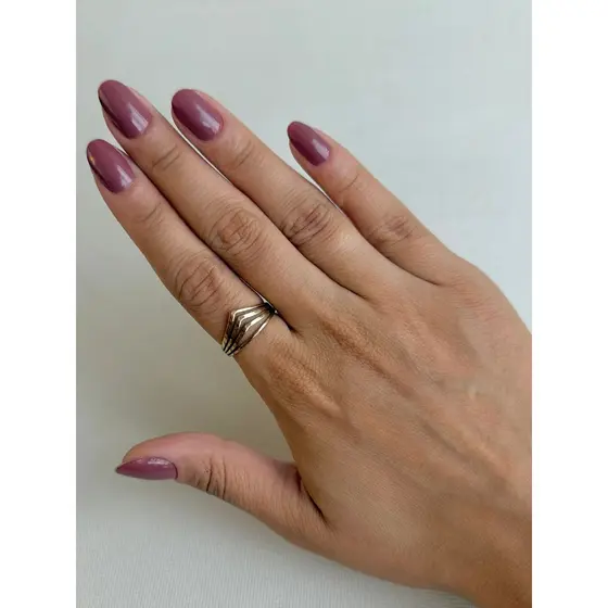 Anel Unisexx em Aço Inoxidável Dourado Triângulo Delicado Pequeno Moda Tendência Não Escurece Chique
