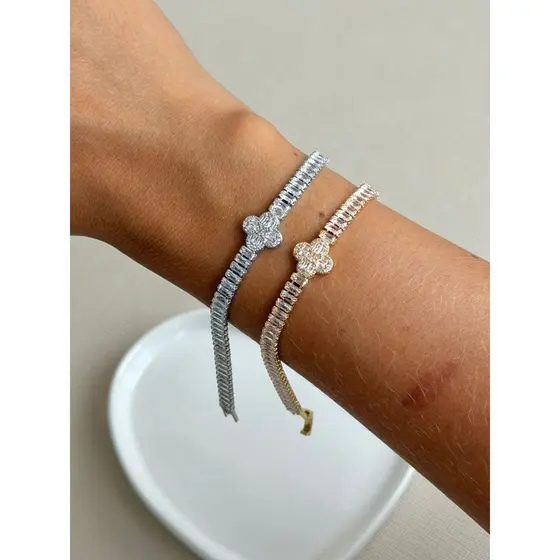 Pulseira Feminina Trevo Bijuteria Dourado e Prata Brilhante Cravejada Zircônia Brilho com Pedraria