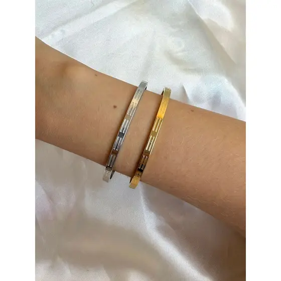 Bracelete Unisexx em Aço Inoxidável Prata e Dourado Fino Tendência Casual Moda Feminino e Masculino