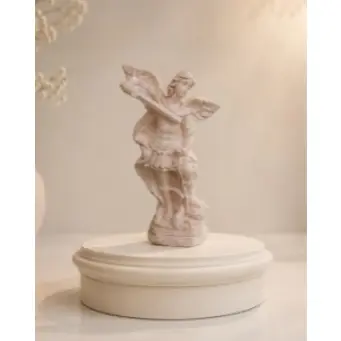 Escultura em Resina São Miguel Decoração Arcanjo Religioso De 15 cm