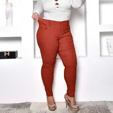 Calça Feminina Plus Size Bengaline Risca Frente com Bolsos
