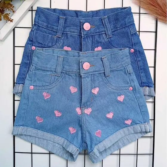 Short Jeans Menina Bordado Coração - Infantil Juvenil - Regulagem na Cintura - Tam 4 ao 16 - Claro/Escuro