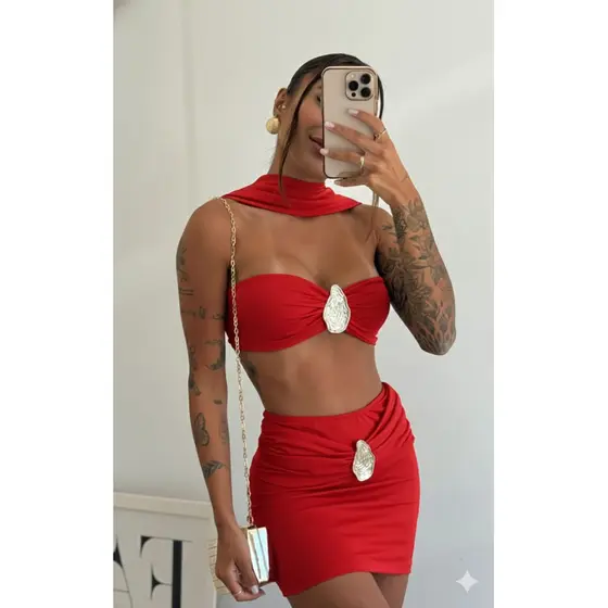 Conjunto Gringo Cropped gola Choker Mini Saia com Detalhe em Metal Estiloso Menina Ousada Empoderada