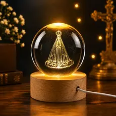 Luminária Mesa Bola de Cristal Catolica Base Madeira Nossa Senhora Bivolt com Luz LED 3d Decorativa