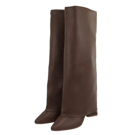 Bota Capa Cano Longo Feminina Giane Salto Alto Bico Fino Café