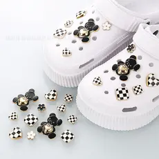 Kit 12pcs Charms para Sandálias Adulto e Feminino -urso fofo/Brilha Brilha Estrelinha/ cachorro