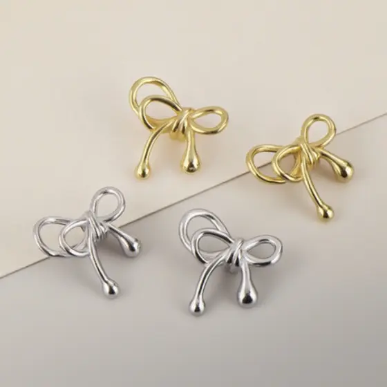 KIT Brinco de Nó Minimalista Dourado/Prateado - Design Geométrico Elegante para o Dia a Dia