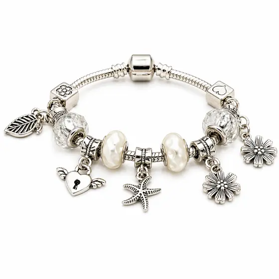 Pulseira Berloques Feminina com Pingentes Estilo Charm Modelos Sortidos