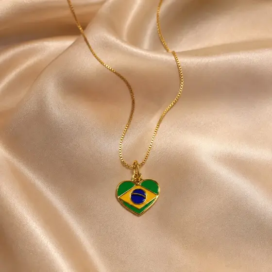 Colar Pingente Coração Bandeira Do Brasil Folheado A Ouro 18k Copa do Mundo Feminino + Caixinha Presente