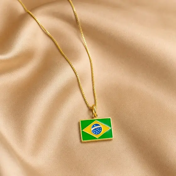 Pingente Bandeira do Brasil com Colar Folheado a Ouro18k Corrente Veneziana Feminino Delicado Copa do Mundo