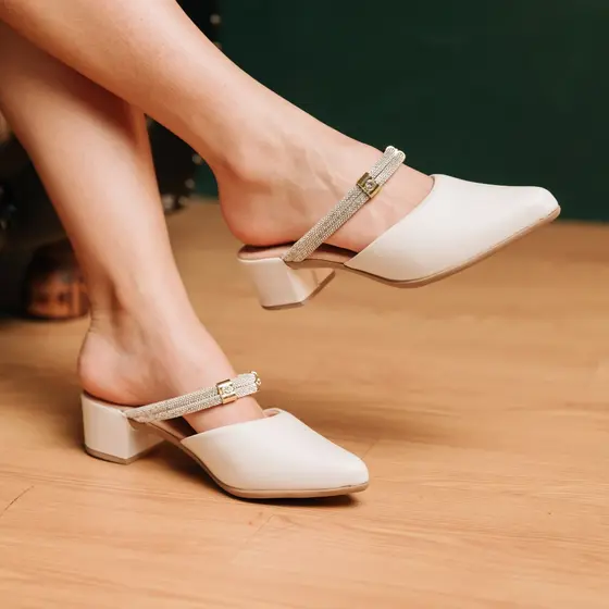 Scarpin Mule Strass Feminino Social Salto Médio Grosso 4,5 Confortável
