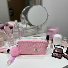Necessaire Feminina Brilhante com Alça + Chaveiro Pelúcia | Bolsa Multiuso Maquiagem Viagem Presente