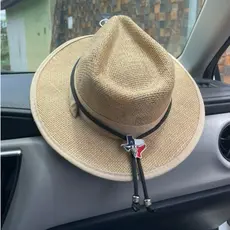Suporte de Chapéu para Painel de Carro – Organizador Automotivo para Boné e Chapéu Cowboy