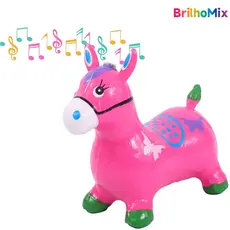 Cavalo para pular inflável (um brinquedo inflável) com music