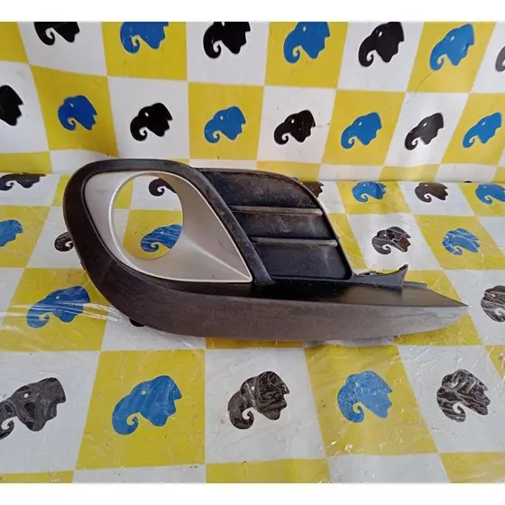 Moldura Do Farol Milha Lado Esquerdo Fiat Grand Siena 2014