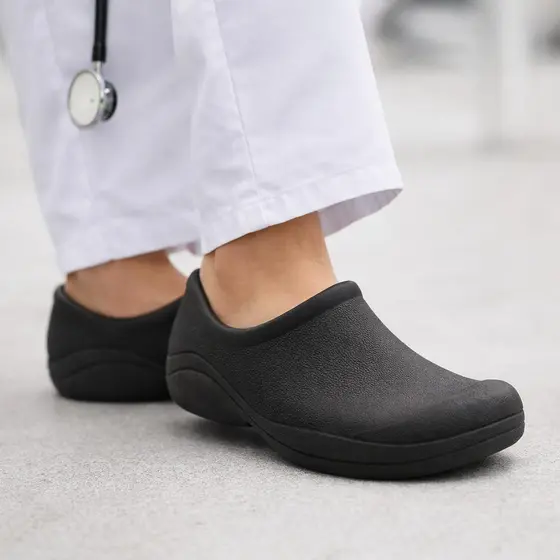 Sapato Antiderrapante Enfermagem Hospital Cozinha Seguro Limpeza Macio Leve Confortavel Elegante Estiloso