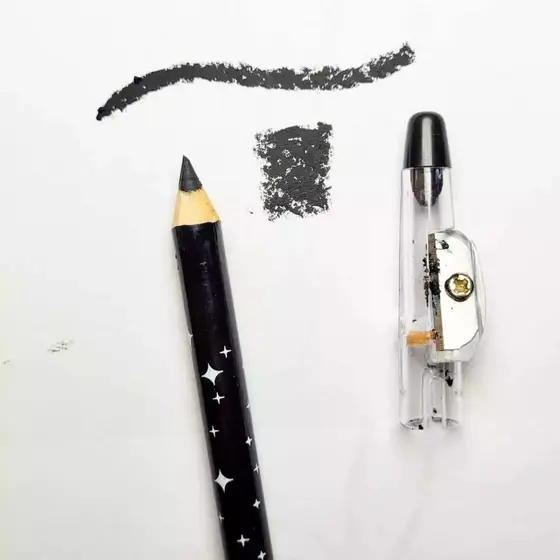 Lápis De Olho Preto e Marrom Com Apontador Jasmyne Lapis