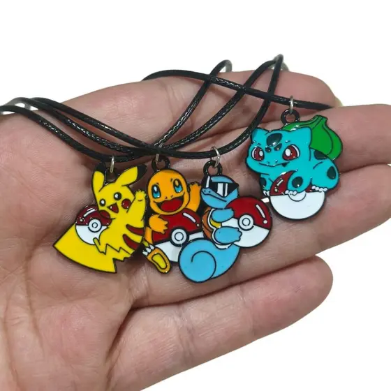 Colar Pokémon Pikachu Charmander Squirtle Bulbassauro