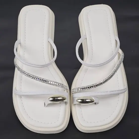 Sandália Feminina Flat Strass Confortável Antiderrapante Leve Elegante Rasteira Brilho Festa Dia a Dia