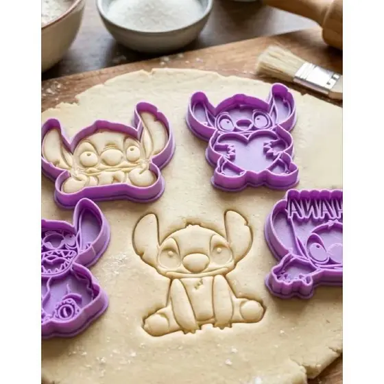 Kit Cortadores de Biscoito Stitch 5 Peças | Lilo & Stitch com Marcador para Pasta Americana, Fondant, Cookies e Confeita