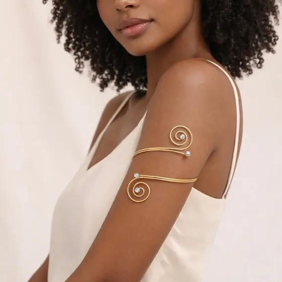Bracelete de Braço Feminino Espiral com Strass Ajustável Dourado/Prata – Arm Cuff Elegante Moda Festa Praia