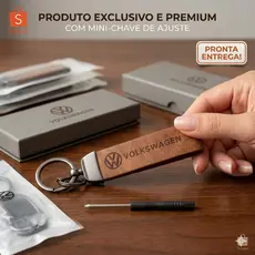 Chaveiro De Carro Camurça Couro Metálico Com Símbolo Com Mini Chave De Ajuste