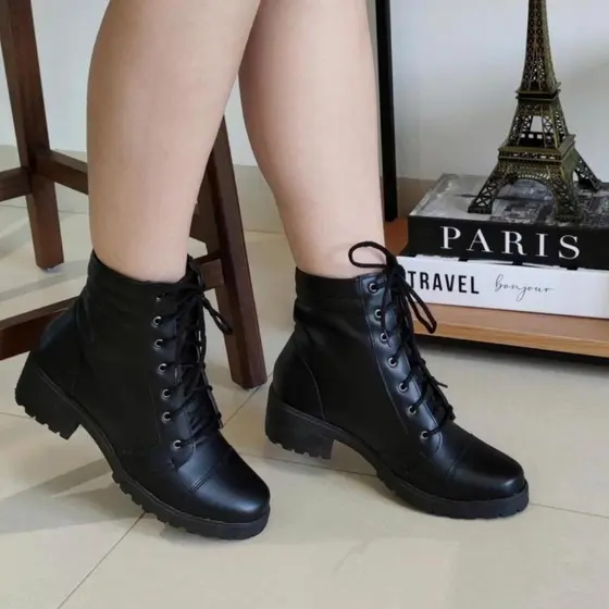 Bota Coturno Feminina Salto Grosso Tratorado