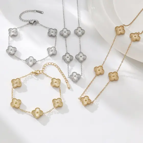 Colar Com 5 Flors  Em Aço Inoxidável  Não Desbota Moda Feminina