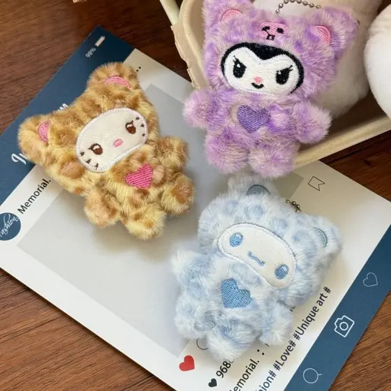 Boneca de Pelúcia Sanrio  Urso Leopardo Kuromi Kana Mi Chaveiro Fofo