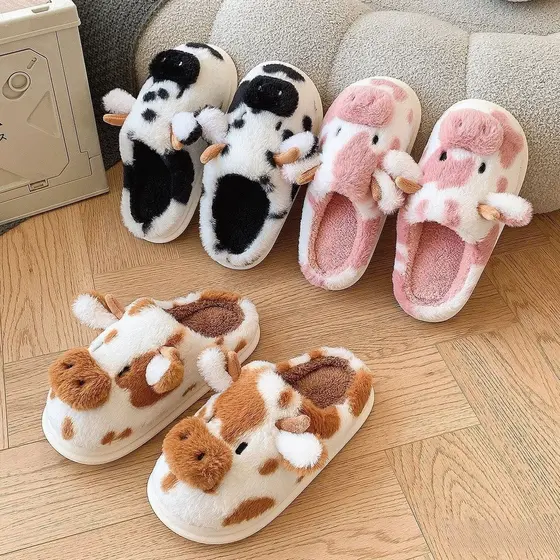 Pantufas de Inverno de Pelúcia para Mulheres Pallene Vaca Leite, Padrão de Desenho Animado, Pantufas Confortáveis de Pel
