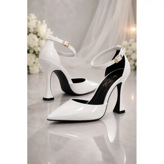Scarpin Feminino Verniz Salto taça-9cm com Tira no Tornozelo