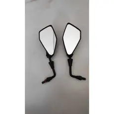 Par de retrovisores esportivo para moto com design moderno e excelente visibilidade. Perfeitos para dar um toque