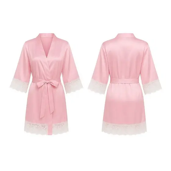 Robe Feminino em Cetim Rosa Suave com Renda Delicada: Um Abraço de Elegância e Conforto